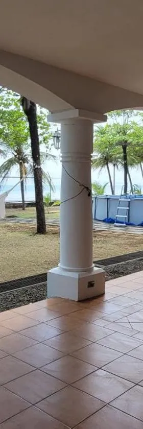 Welcome to The Beach House，位于波乔米尔的酒店