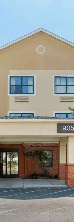 美洲 - 长岛 - 贝丝佩奇长住酒店，位于Bethpage的酒店