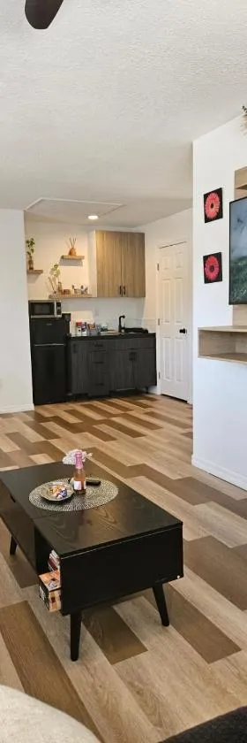 Newly Renovated Modern Studio，位于奥维耶多的酒店