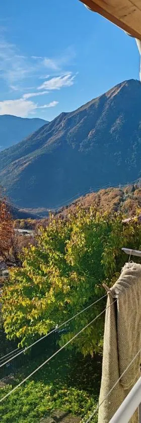 La maison colimaçon，位于Clans的酒店