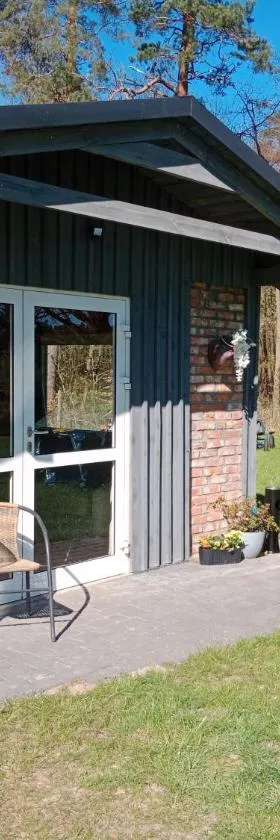 Domek Leśny Zakątek z klimatyzacją，位于Bartel Wielki的酒店