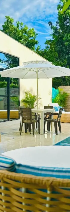 Villa Paz CASA QUINTA CON PISCINA PRIVADA，位于里考尔特的酒店