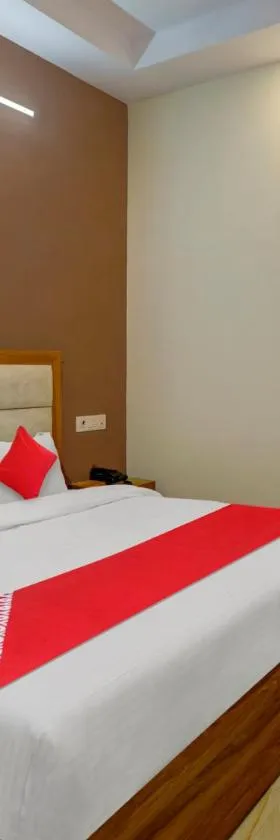 Hotel O B.S Celebration，位于Bijnaur的酒店