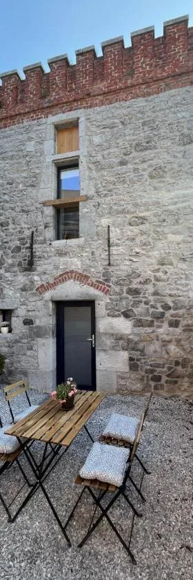 Tour de château à Barbençon，位于Beaumont的酒店
