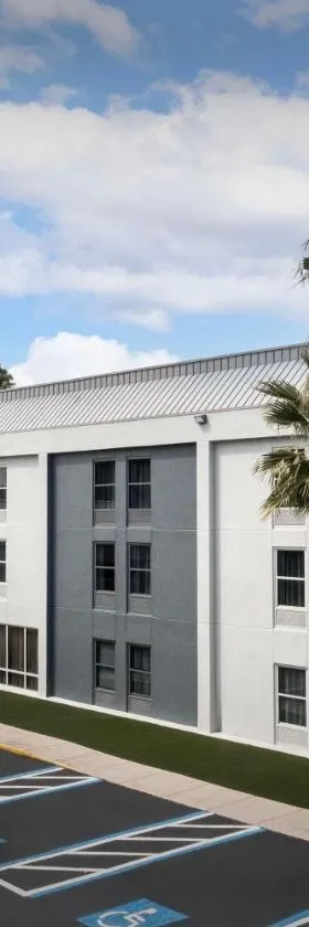 Spark by Hilton Tampa Brandon，位于坦帕的酒店