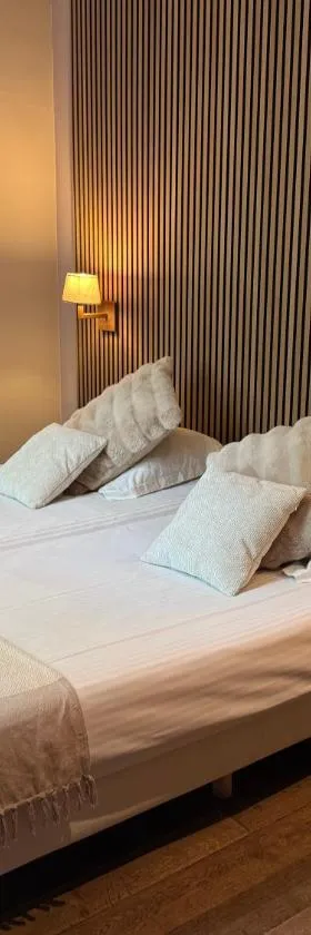 Hotel Giorgi et logements insolites-jacuzzi privé，位于巴斯托涅的酒店