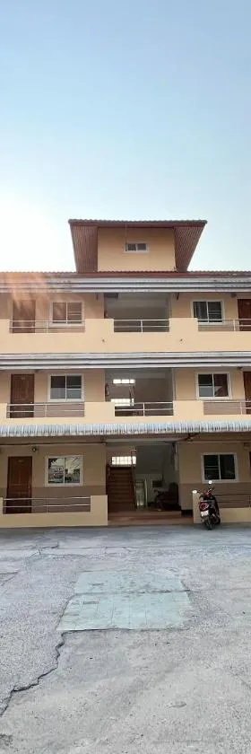 Jamjuree Place，位于Ban Si Than的酒店