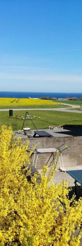 Solhjem Bornholm - sea view - big garden，位于古兹耶姆的酒店