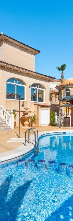 2 Apts in Villa Sun and Happiness，位于圣米格尔德萨利纳斯的酒店