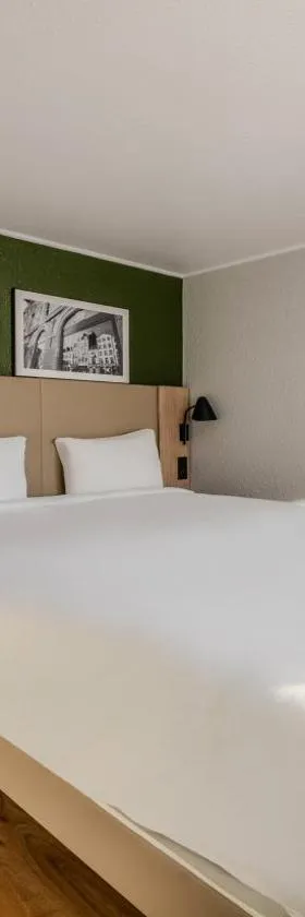 Campanile NATURE - Sannois Ermont，位于萨诺思的酒店