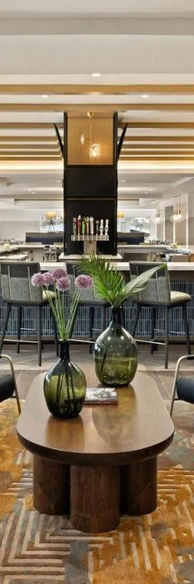 Oshkosh Marriott Waterfront Hotel & Convention Center，位于奥什科什的酒店