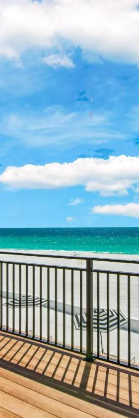 Seabreeze at Anna Maria Island Inn，位于布雷登顿海滩的酒店