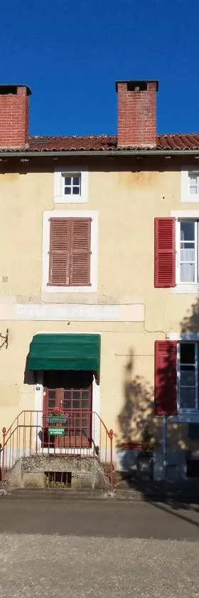 L'ancienne Gendarmerie，位于Saint-Laurent-sur-Gorre的酒店