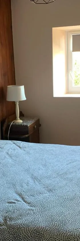 La petite maison dans le Sidobre，位于Fontrieu的酒店