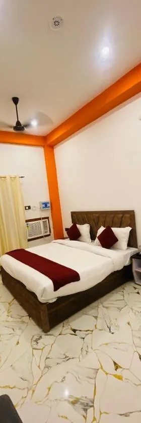 Hotel Laxmanam Residency - 900 meters from Shree Ram Temple Ayodhya，位于Ayodhya的酒店