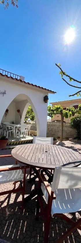 Llar Montagut Torredembarra，位于托里代巴拉的酒店
