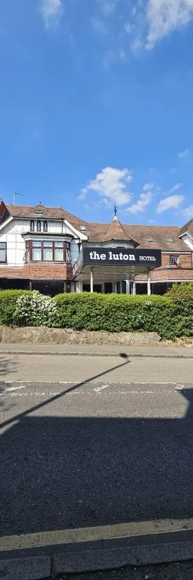 The Luton Hotel，位于卢顿的酒店