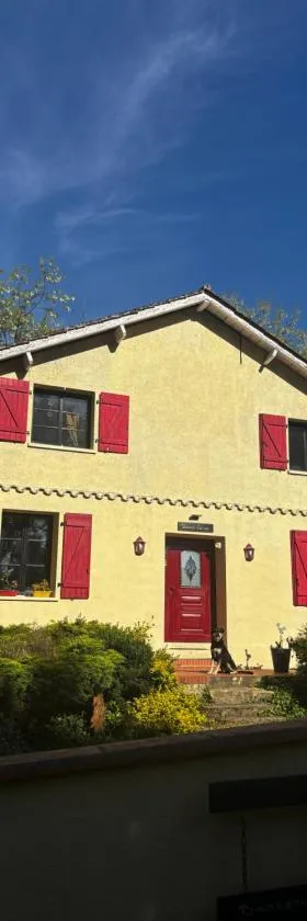 Domaine Pierrot，位于Laujuzan的酒店