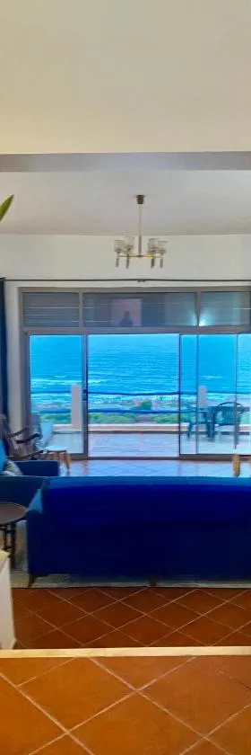 Grande villa vue sur la mer，位于Sidi Rbat的酒店