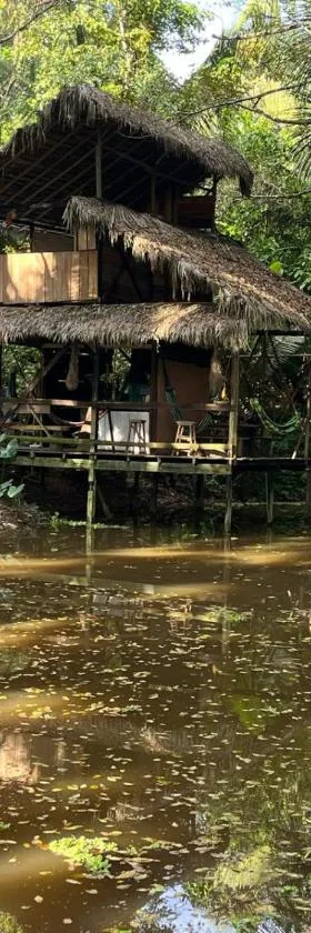 Jungle Cabin - Satorilodge，位于Puerto Nariño的酒店