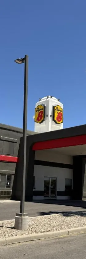 卡萨格兰德速8旅馆，位于卡萨格兰德的酒店