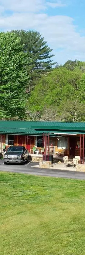 两江汽车旅馆，位于布赖森城的酒店