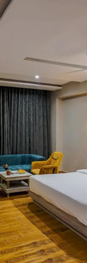 Clubhouse Hotel Chandigarh Mohali，位于Mohali的酒店