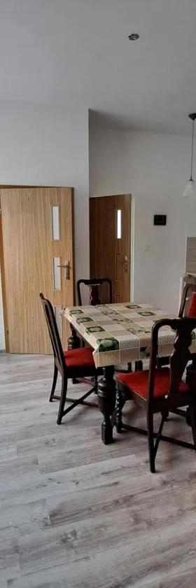 Apartament nad jeziorem，位于雷恩的酒店