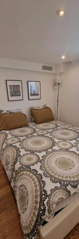 Studio Drancy avec Jardin 45 m2，位于德朗西的酒店