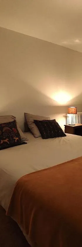 Suite - Chambre Cherry Plum，位于库洛米耶的酒店