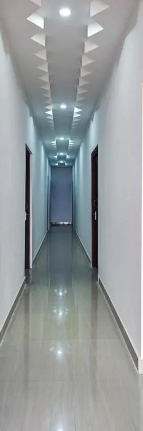 Hotel O The Mahalaxmi Inn，位于迪布鲁加尔的酒店
