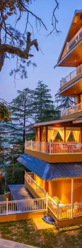 Indulge McLeodganj by Pack，位于达兰萨拉的酒店