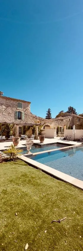 Maison Roucas - Restaurant et chambres d'hôtes，位于Solérieux的酒店