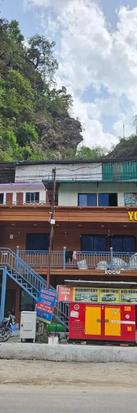 Hotel Yogi，位于Sonprayag的酒店