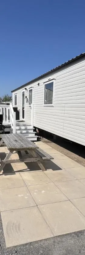 3 Bedroom Modern Caravan Sleeps up to 8，位于米勒姆的酒店