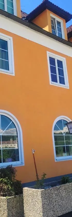 Asia wok gasthof，位于多瑙河畔伊布斯的酒店