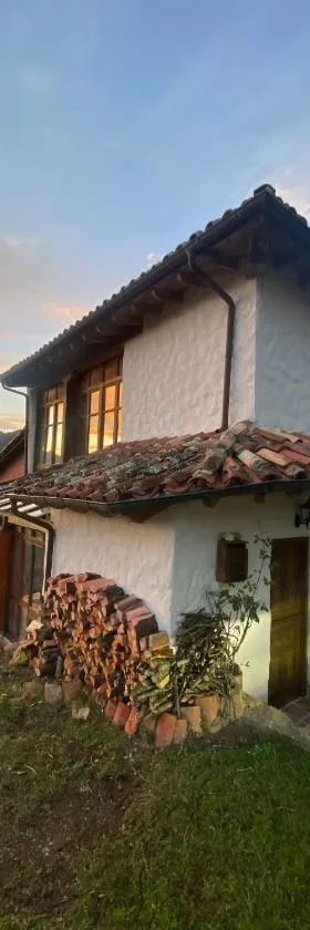 Casa Aldea l'Ayalga，位于Beloncio的酒店