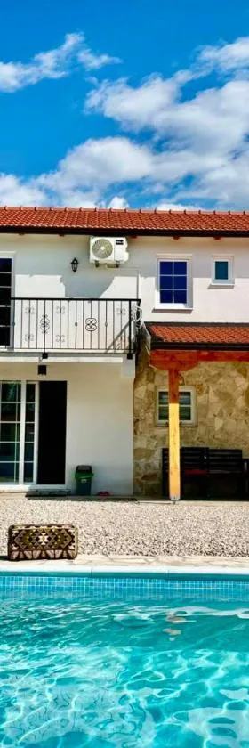 Village Pool Villa Silentium，位于莫斯塔尔的酒店