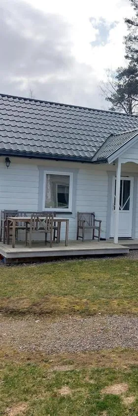Charming cottage on Kvegero，位于格内斯塔的酒店