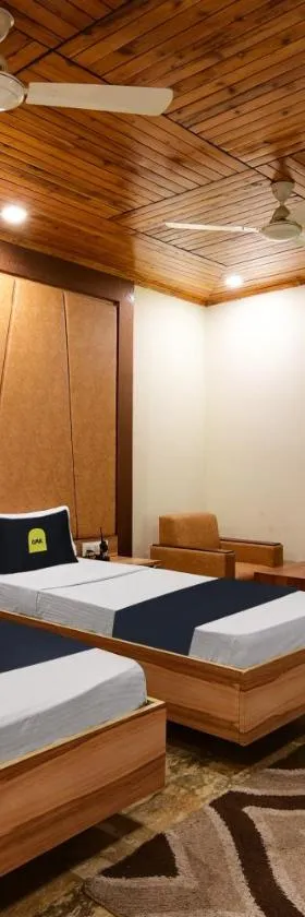 Townhouse OAK Gorumara Jungle Resort，位于Chālsa Mahābāri的酒店