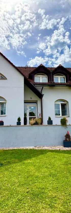 Apartmány Maňová，位于Pernštejnské Jestřabí的酒店