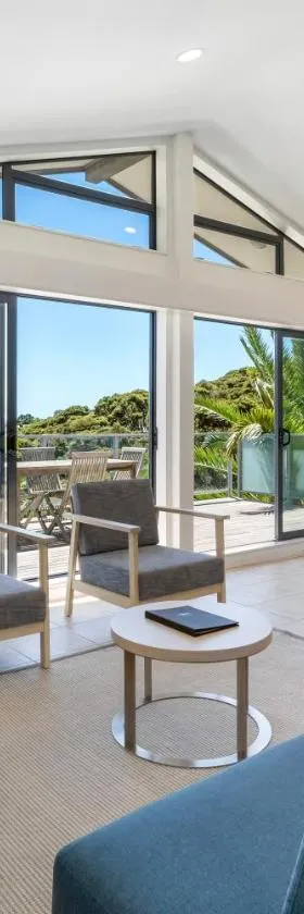 Waiheke Island Resort Conference & Accomodation Centre，位于Ostend的酒店