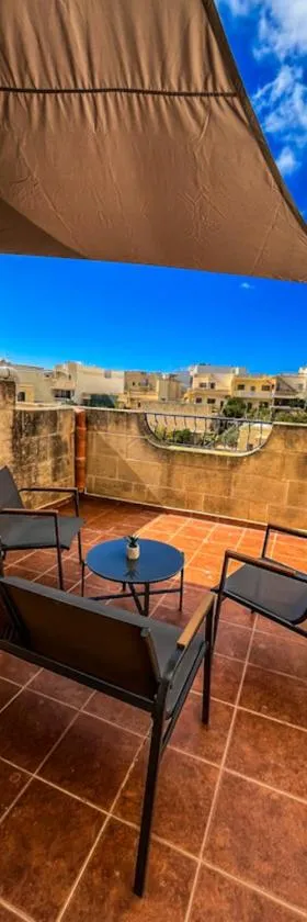 Iz-Ziffa Penthouse - Hosted by Encanto Gozo，位于加拉的酒店