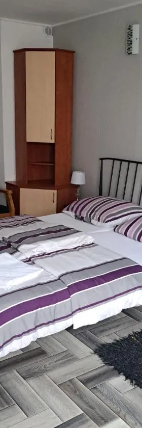 Apartament nad jeziorem (III)，位于雷恩的酒店