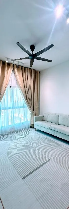 18SkyHigh，位于Batu Kawan的酒店