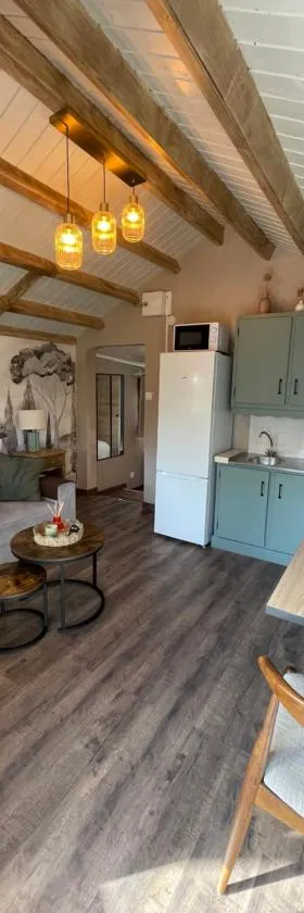 Le petit chalet，位于Brêmes的酒店