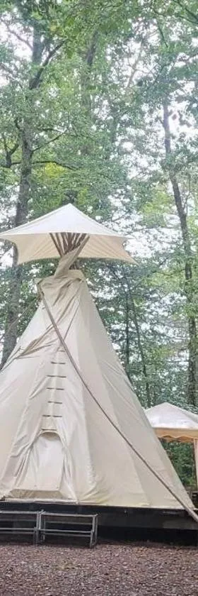 TIPIsche trekkershut - Camping Le Soustran，位于讷维克的酒店