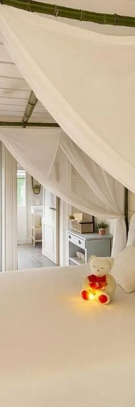 CABANE, BUNGALOW, BULLE ET SPA LE REFUGE ZEN ET BIEN ETRE，位于Montpouillan的酒店