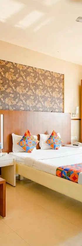 FabHotel Devanshi Inn，位于Kalamboli的酒店