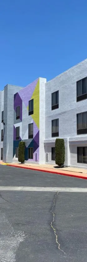 Spark by Hilton Yucca Valley Joshua Tree，位于丝兰谷的酒店